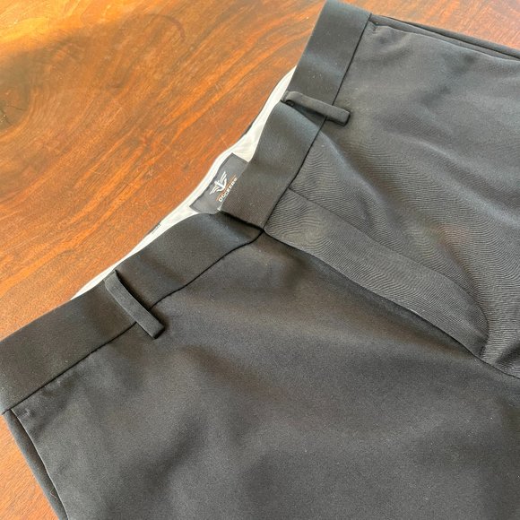 COPY - Men's Never-Iron Essential Dockers Flat Front 32/32 in Black - Picture 4 of 9